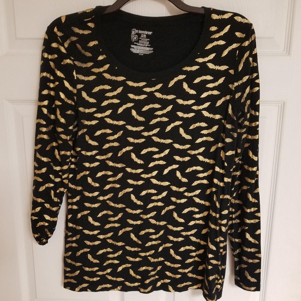 No Boundaries women's top